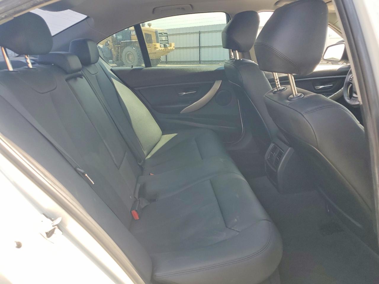 2016 BMW 320 I - zdjęcie 10