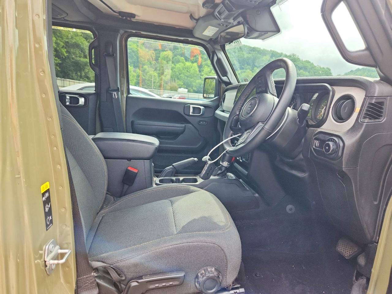 2025 Jeep Wrangler Sport - zdjęcie 7