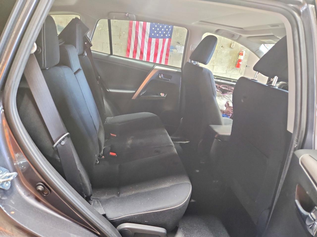 2016 Toyota Rav4 Xle - zdjęcie 11