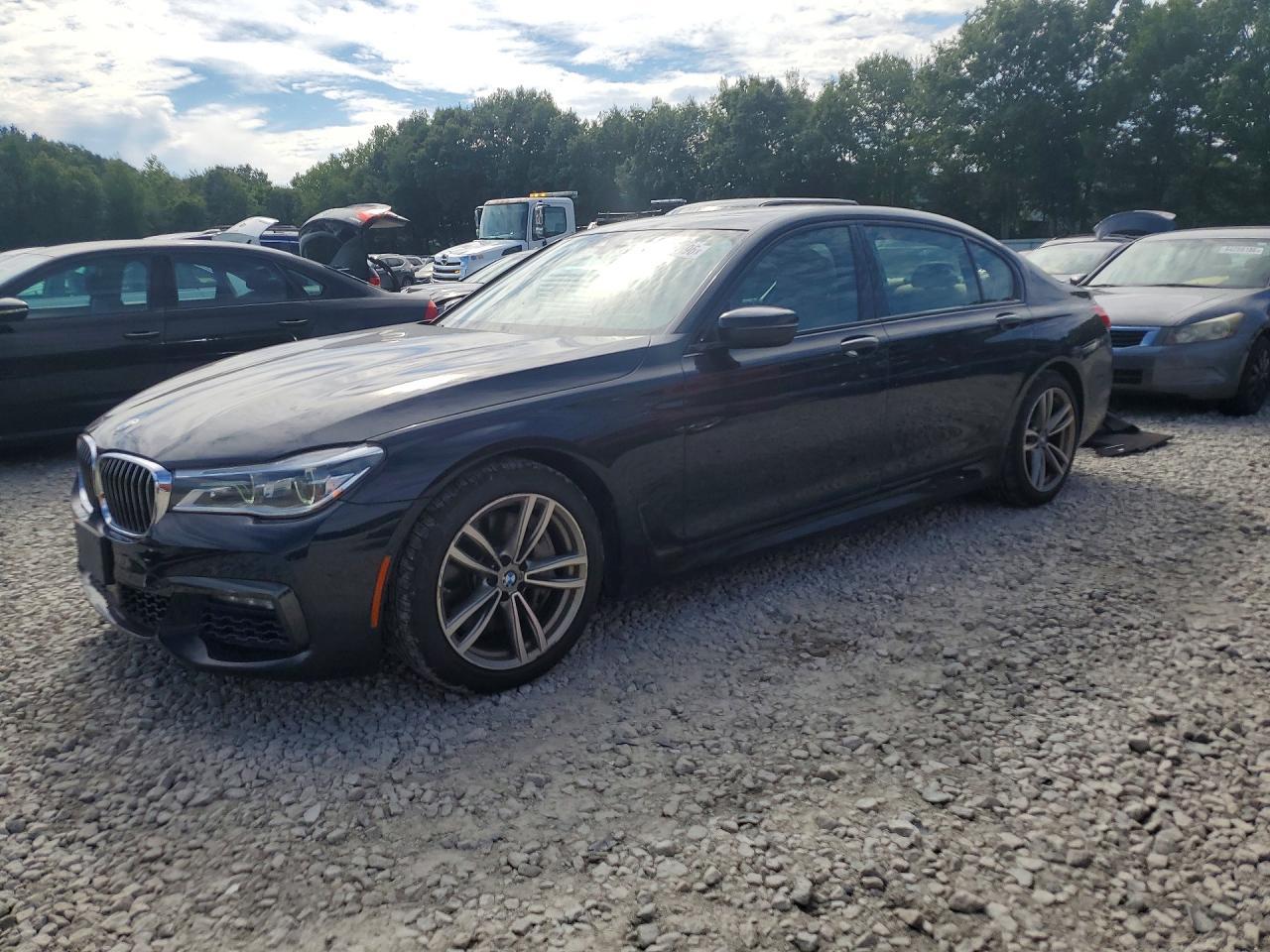 2018 BMW Seria 7 B7 - zdjęcie główne