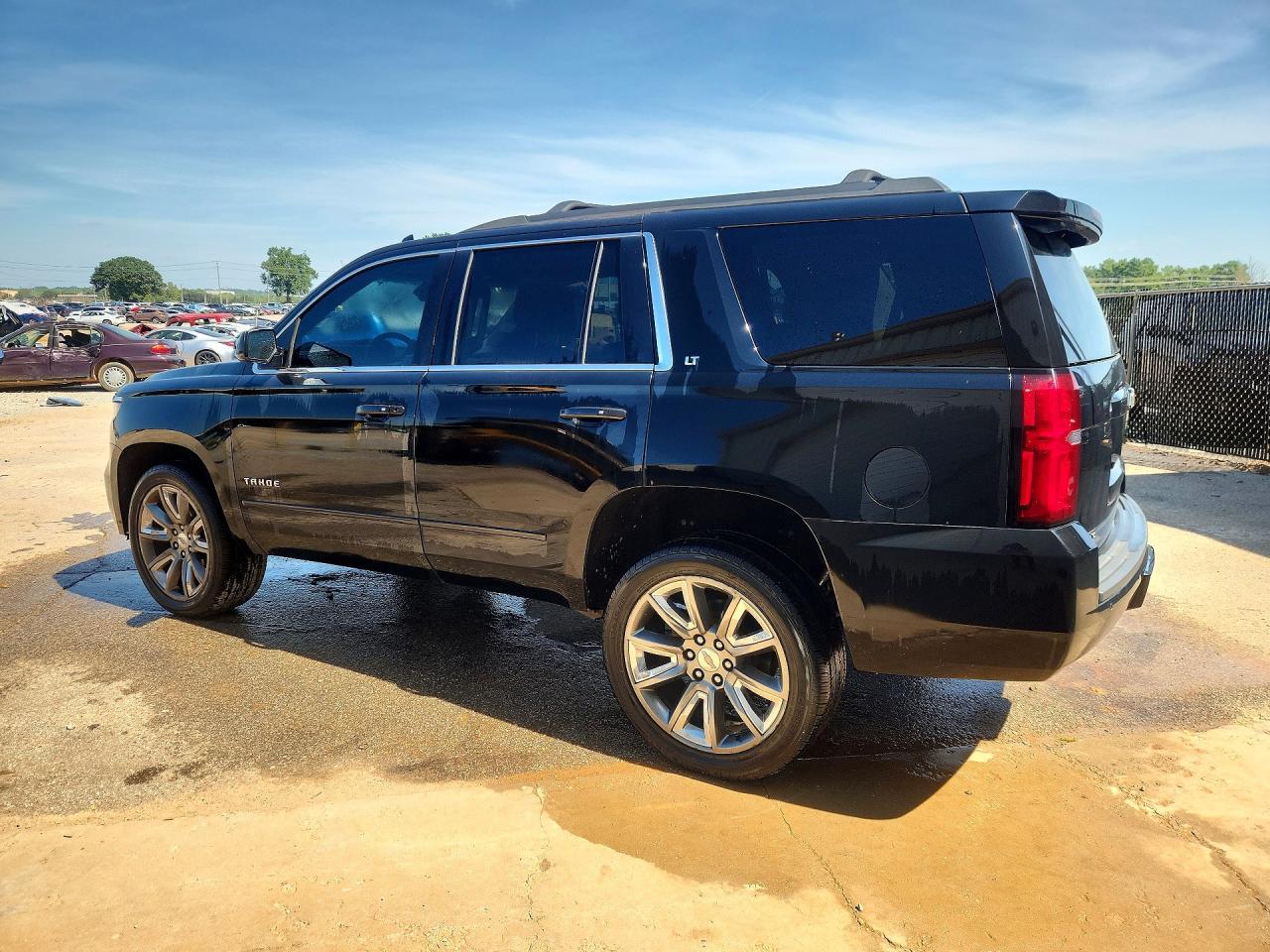 2019 Chevrolet Tahoe C1500 Lt - zdjęcie 2