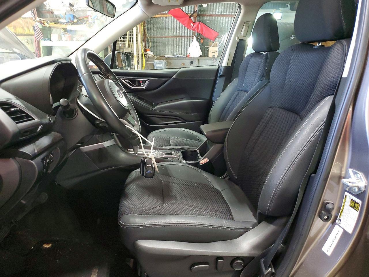 2022 Subaru Forester Premium - zdjęcie 7