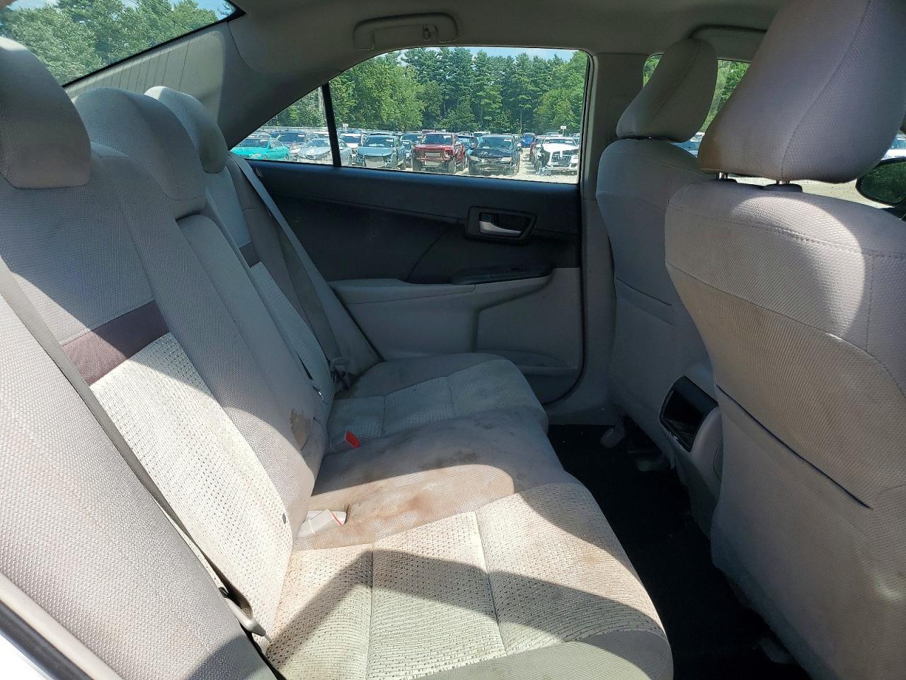 2014 Toyota Camry Le - zdjęcie 10