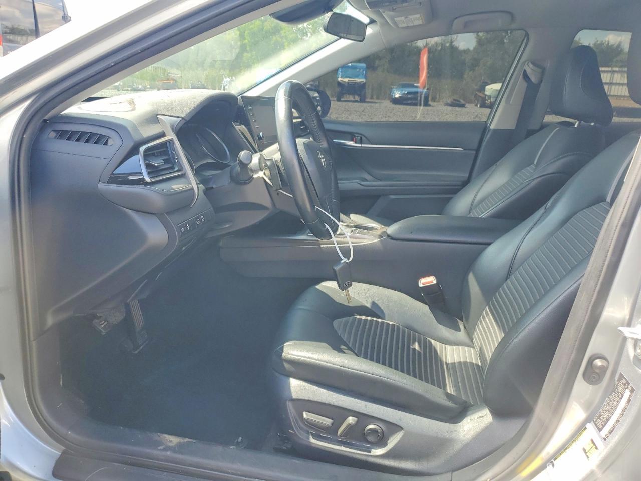 2022 Toyota Camry Se - zdjęcie 7