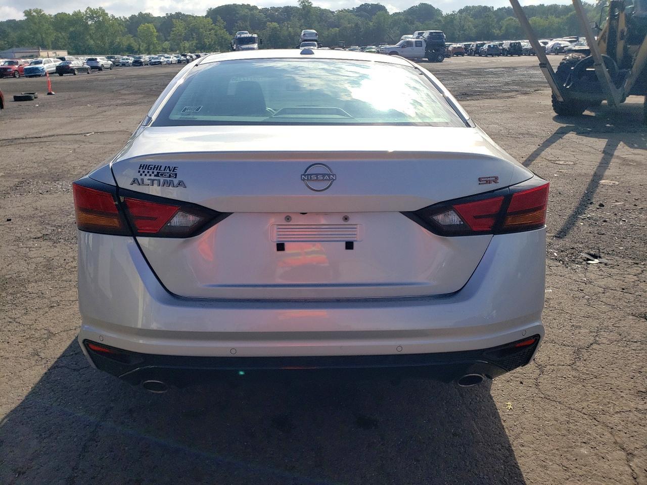 2024 Nissan Altima Sr - zdjęcie 6