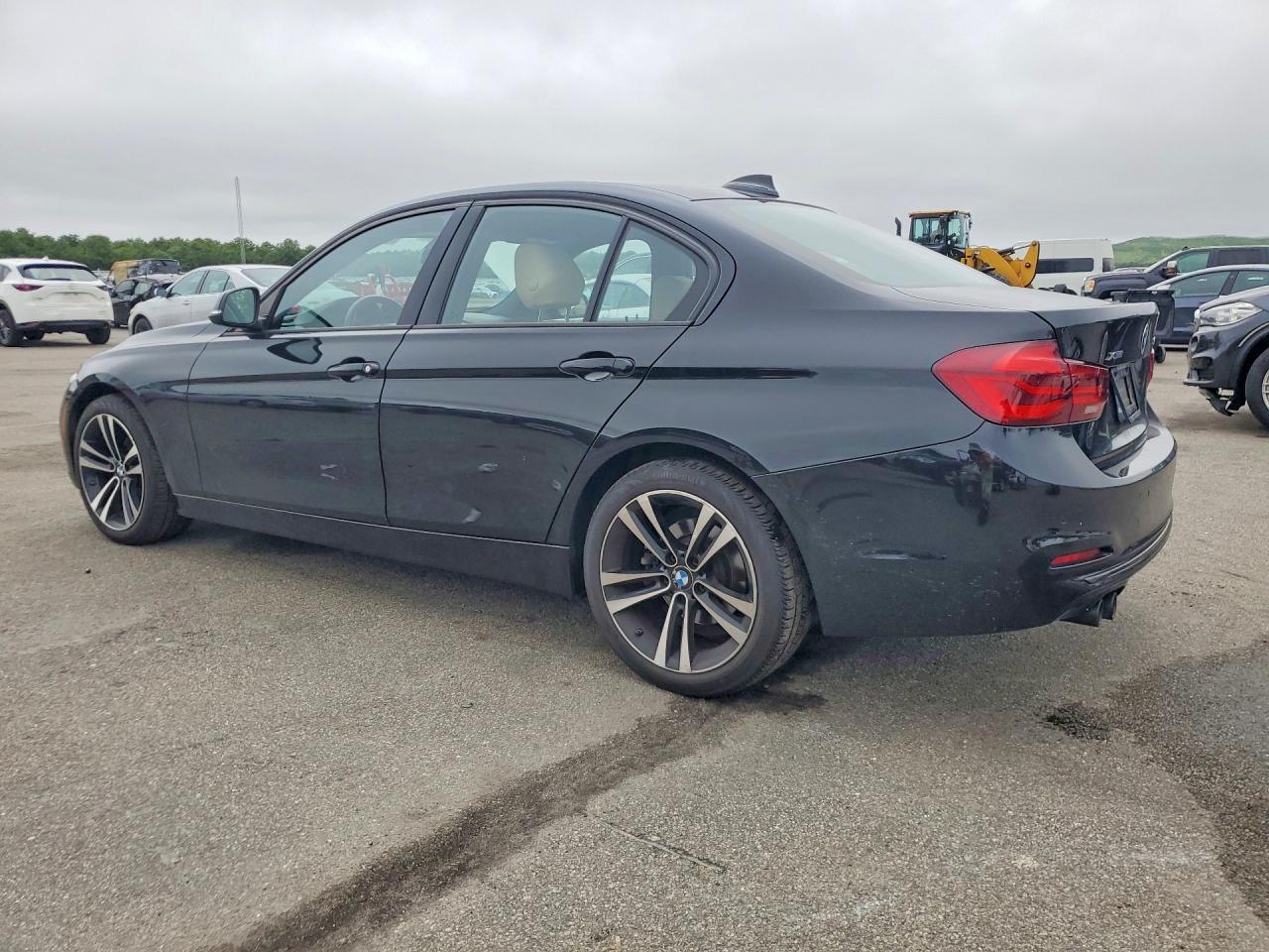 2018 BMW Seria 3 330i - zdjęcie 2