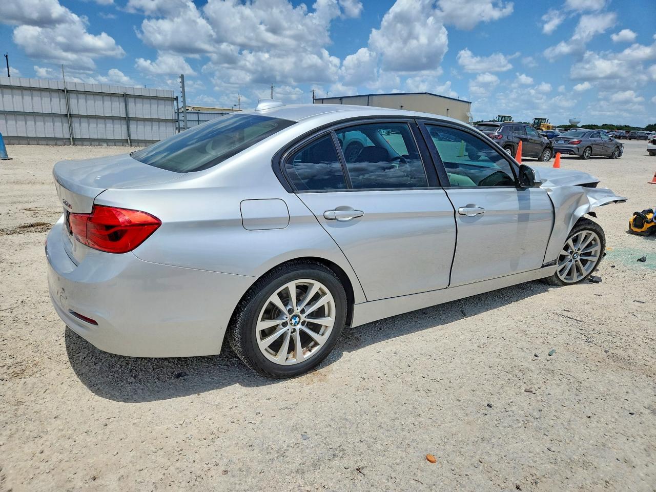 2016 BMW 320 I - zdjęcie 3