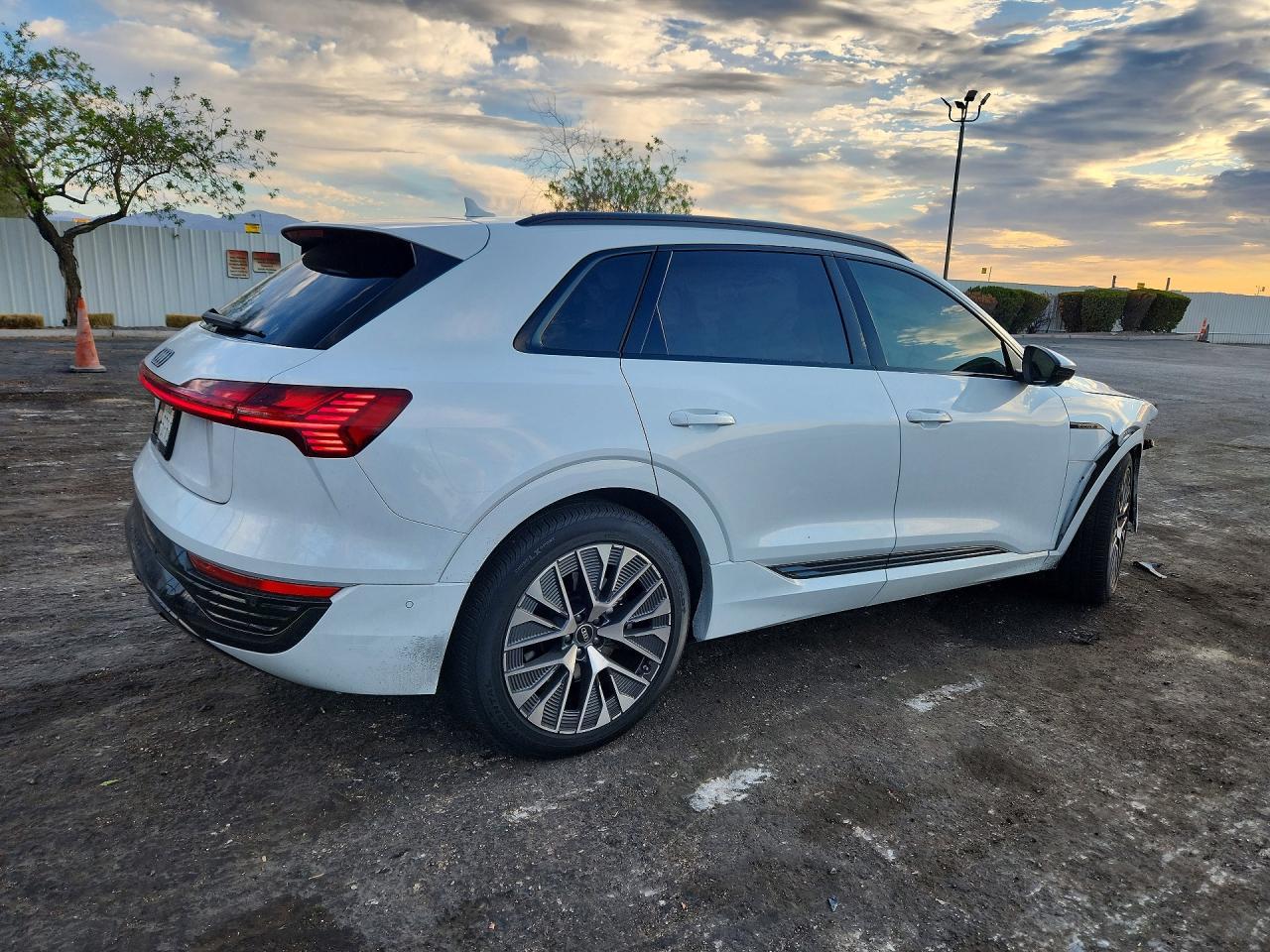 2024 Audi Q8 E-Tron Premium Plus - zdjęcie 3