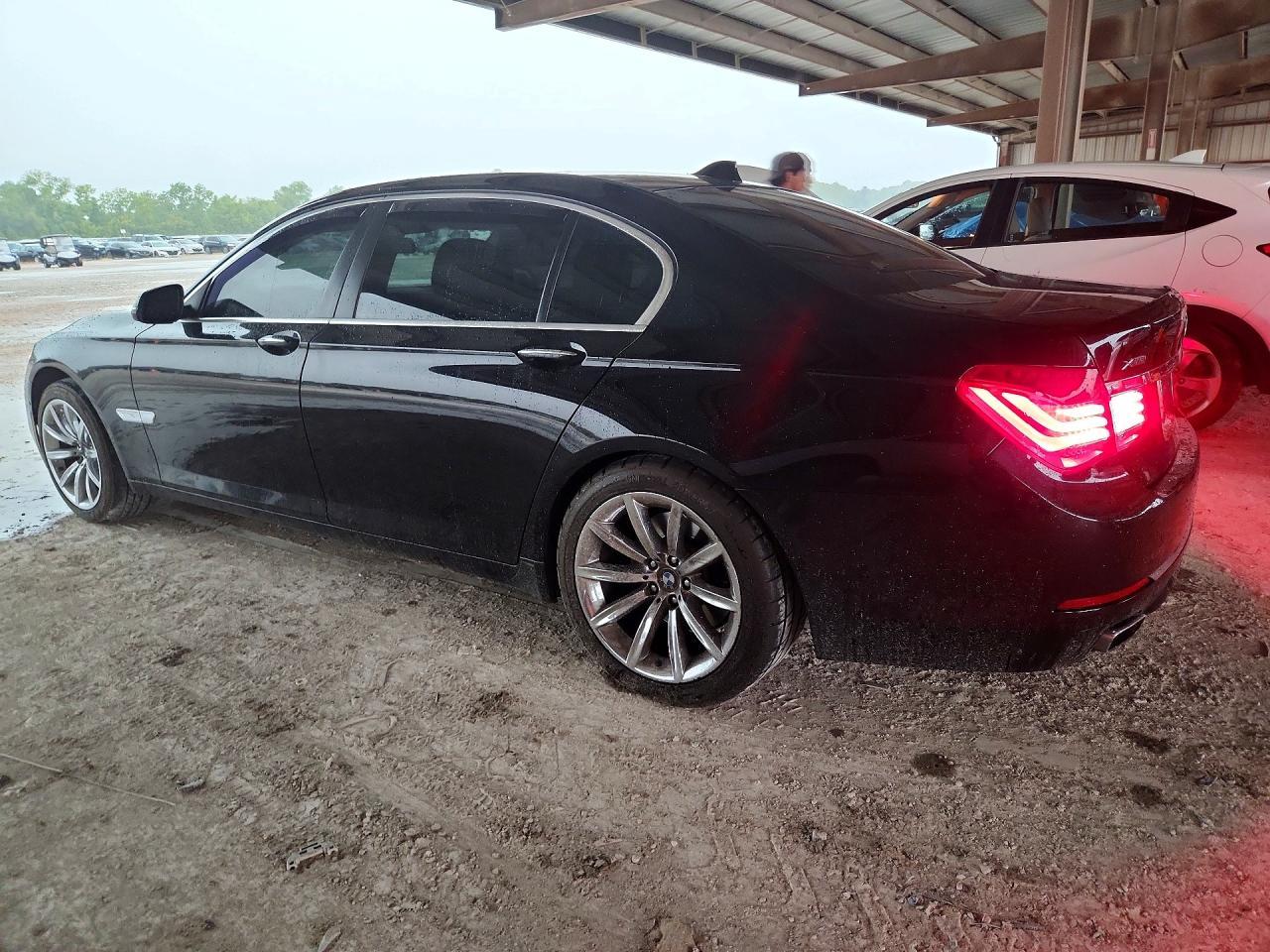 2015 BMW Seria 7 740Li - zdjęcie 2