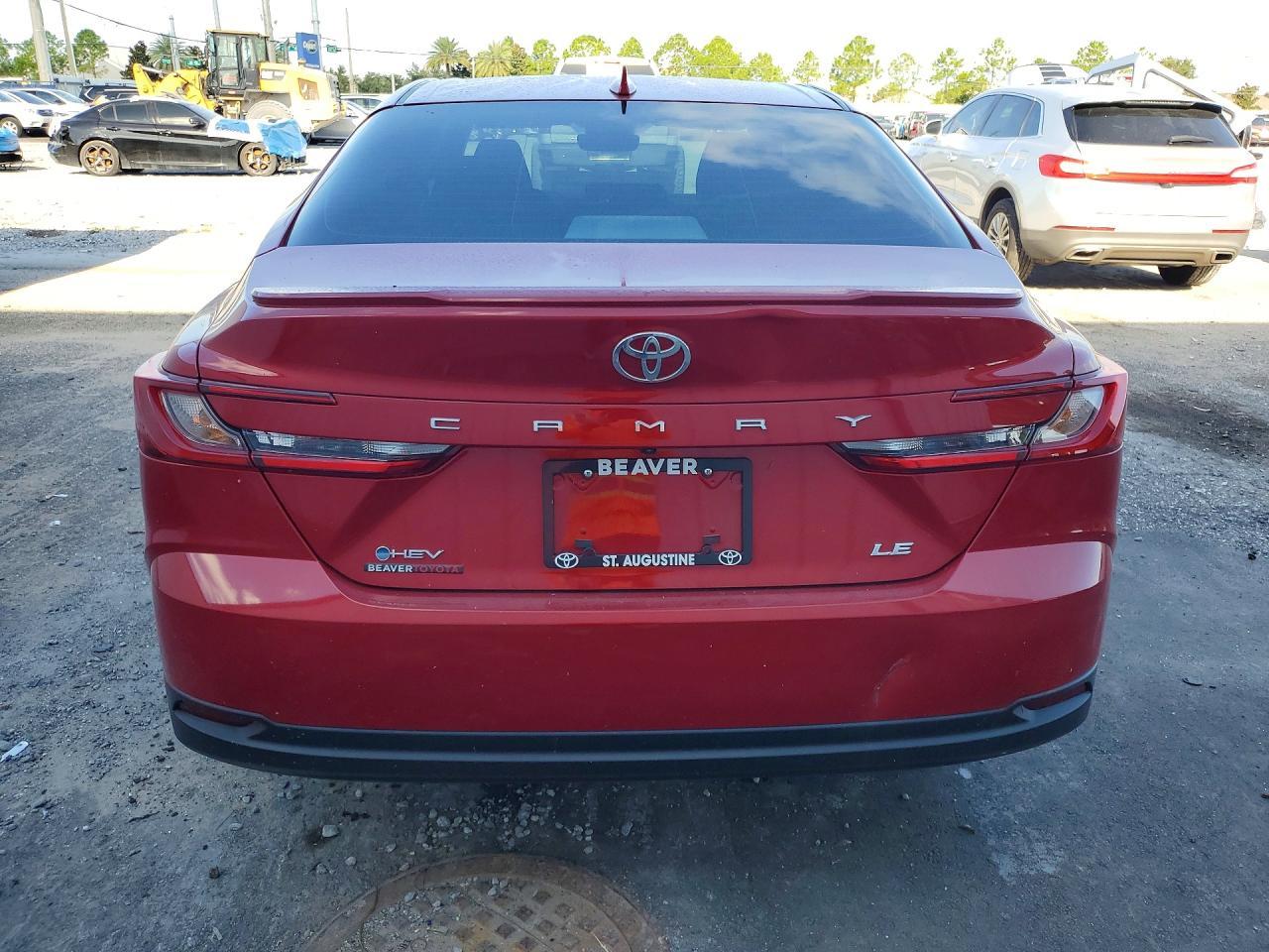 2025 Toyota Camry Le - zdjęcie 6