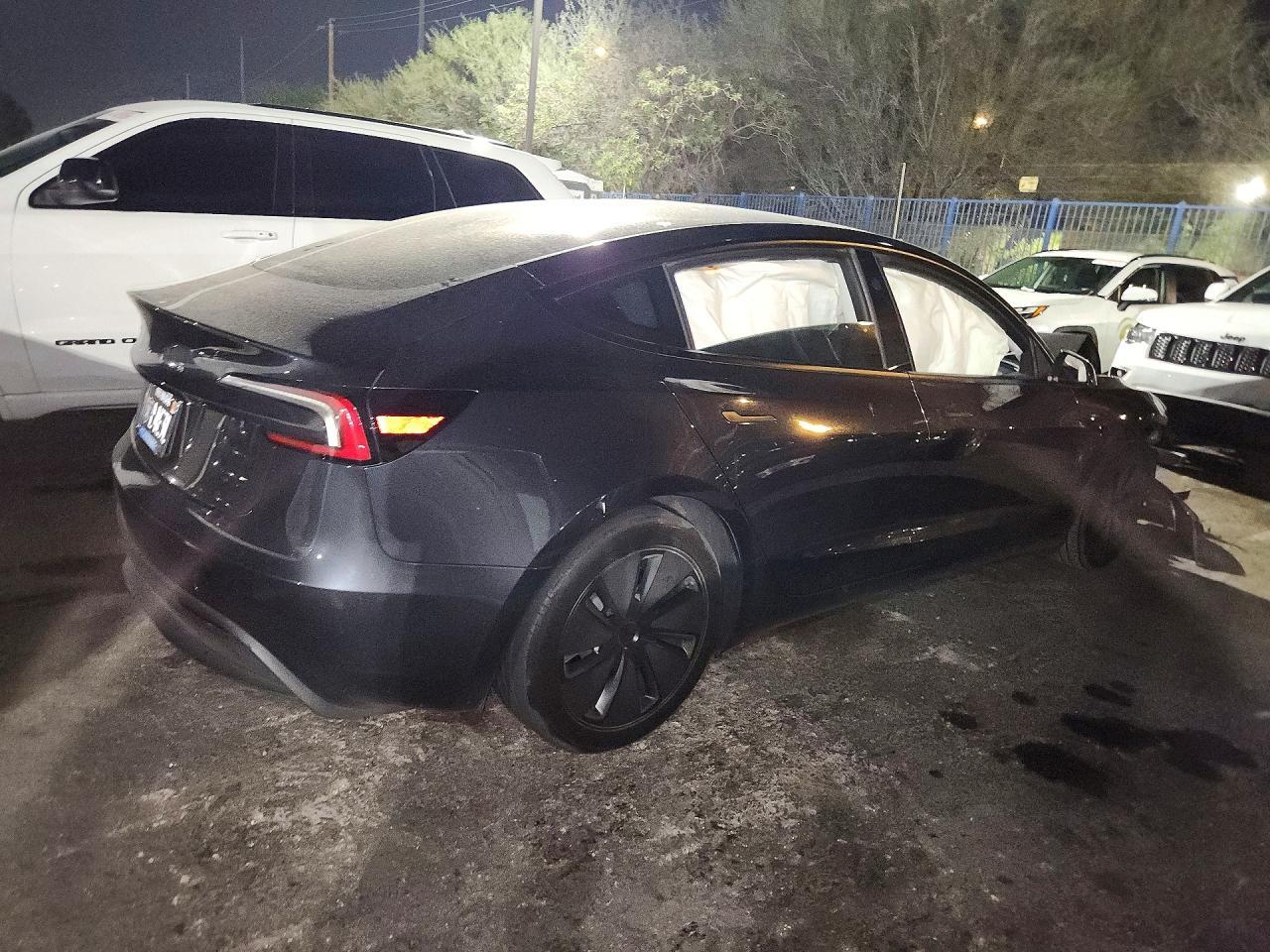 2024 Tesla Model 3 - zdjęcie 3