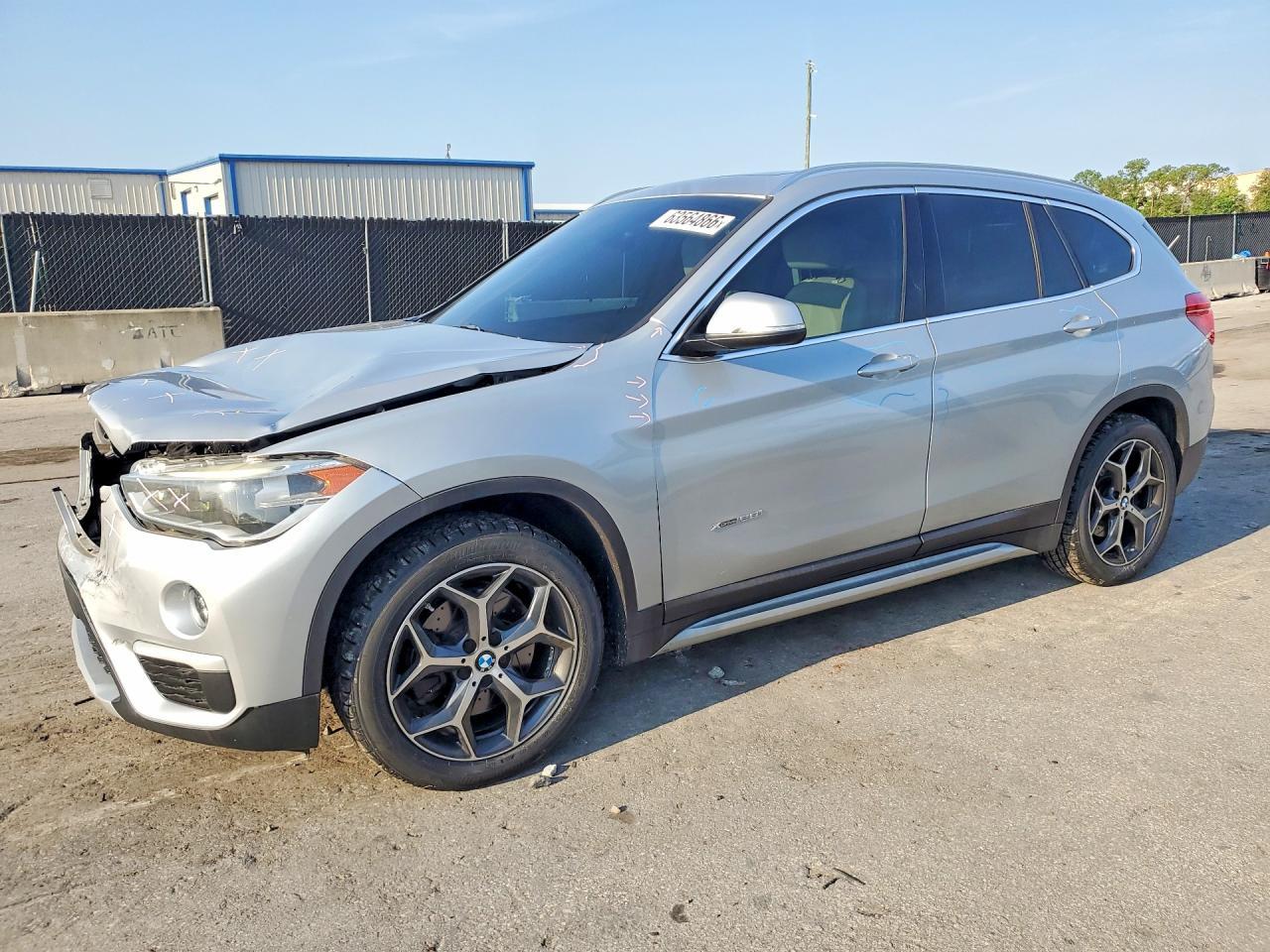 2017 BMW X1 xDrive28I - zdjęcie główne