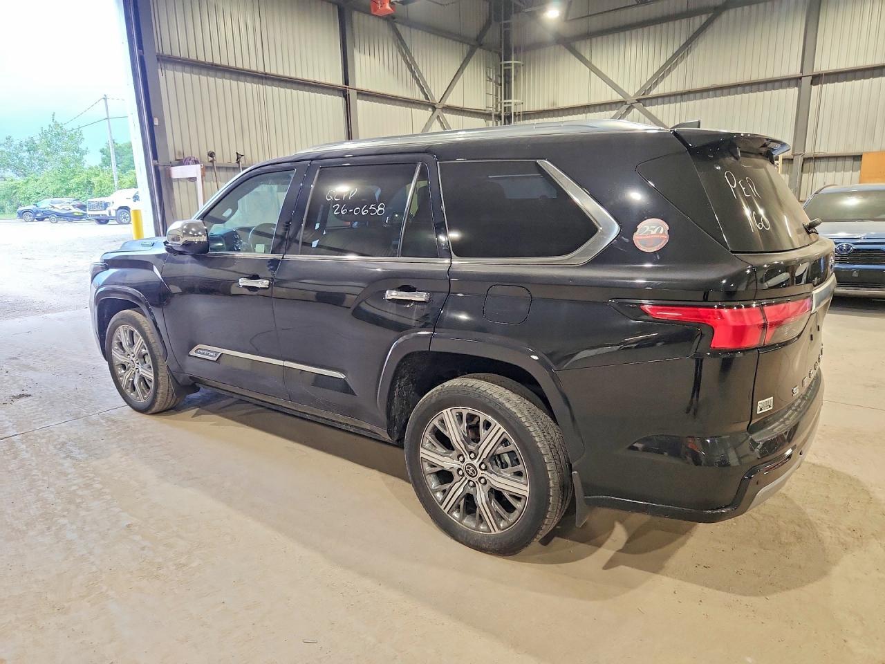 2024 Toyota Sequoia Capstone - zdjęcie 2