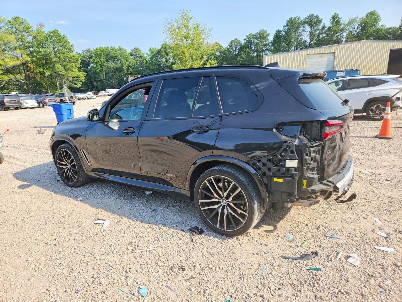 2022 BMW X5 M50I - zdjęcie 2