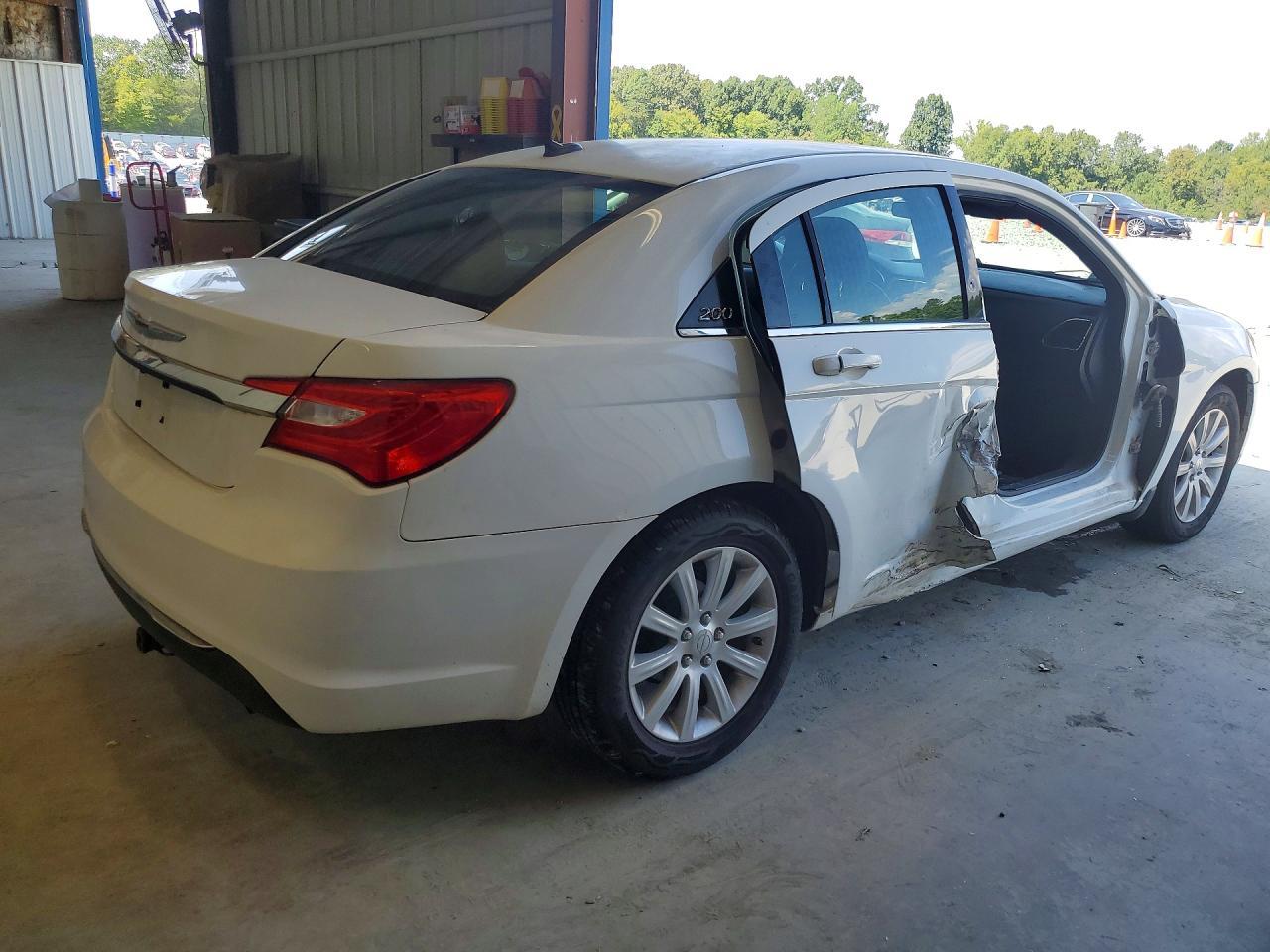 2013 Chrysler 200 Lx - zdjęcie 3