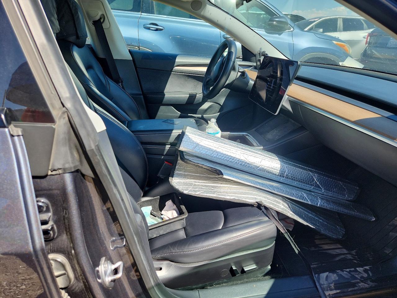 2022 Tesla Model 3 - zdjęcie 13