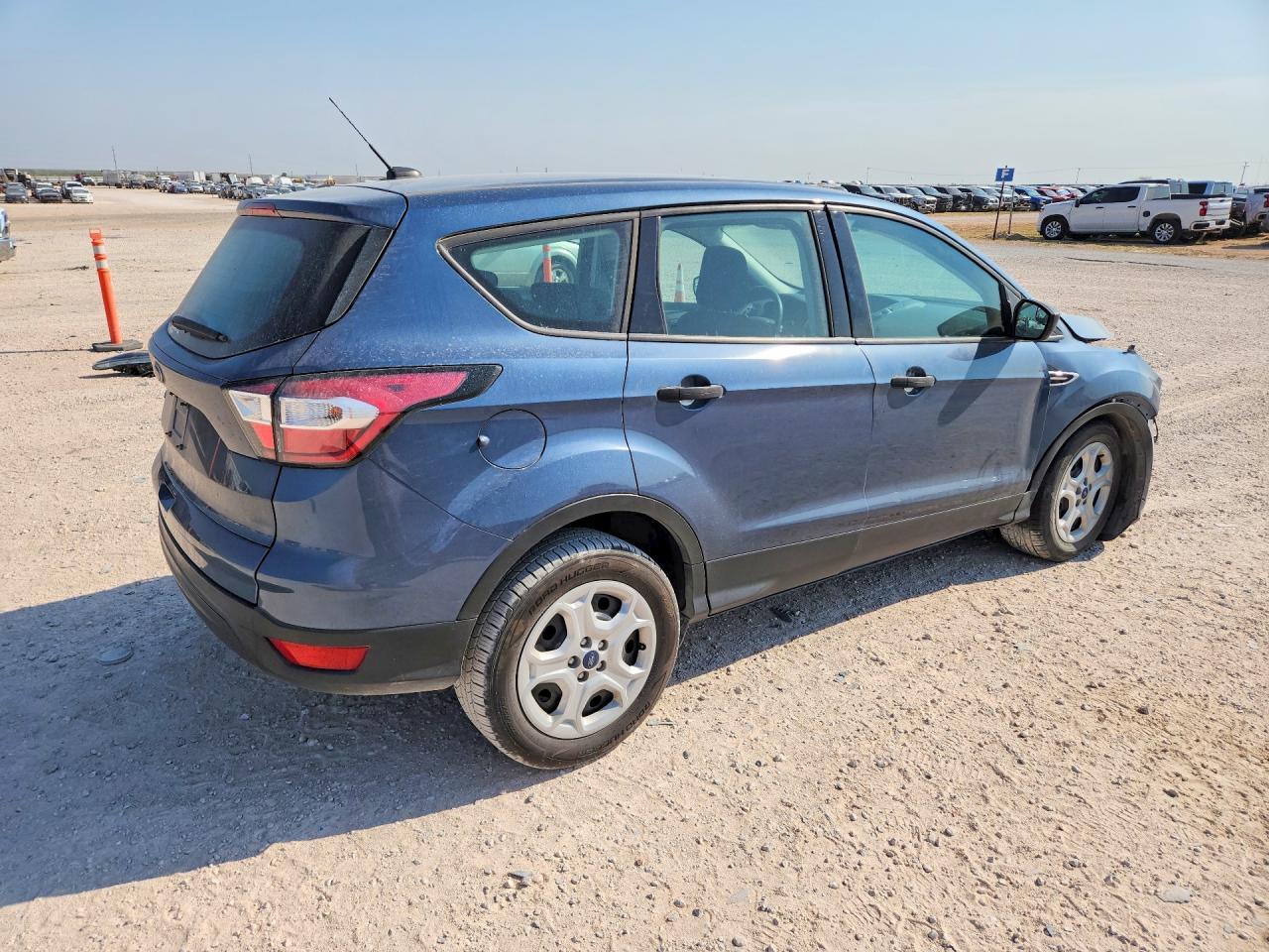 2018 Ford Escape S - zdjęcie 3