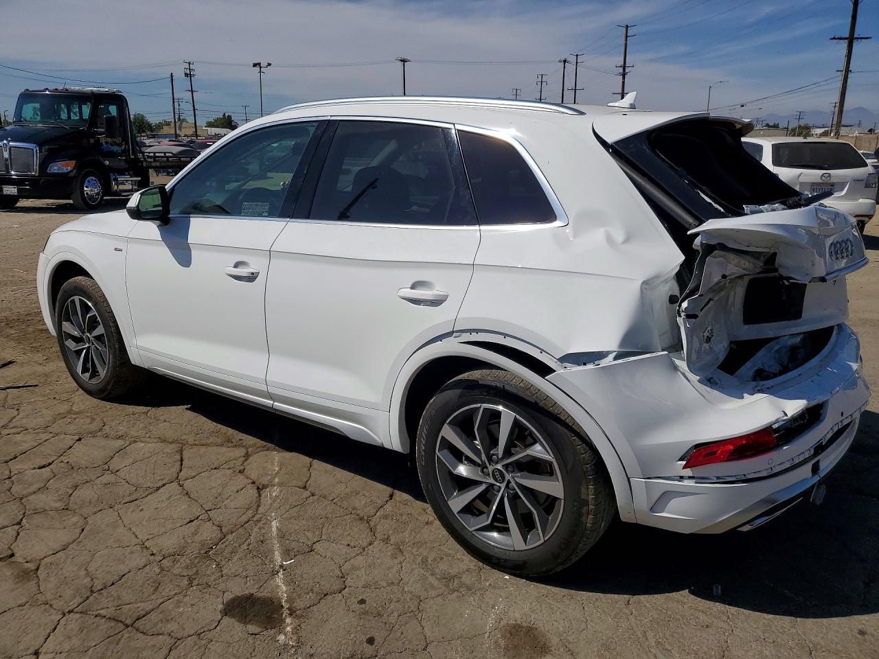 2024 Audi Q5 Premium - zdjęcie 2