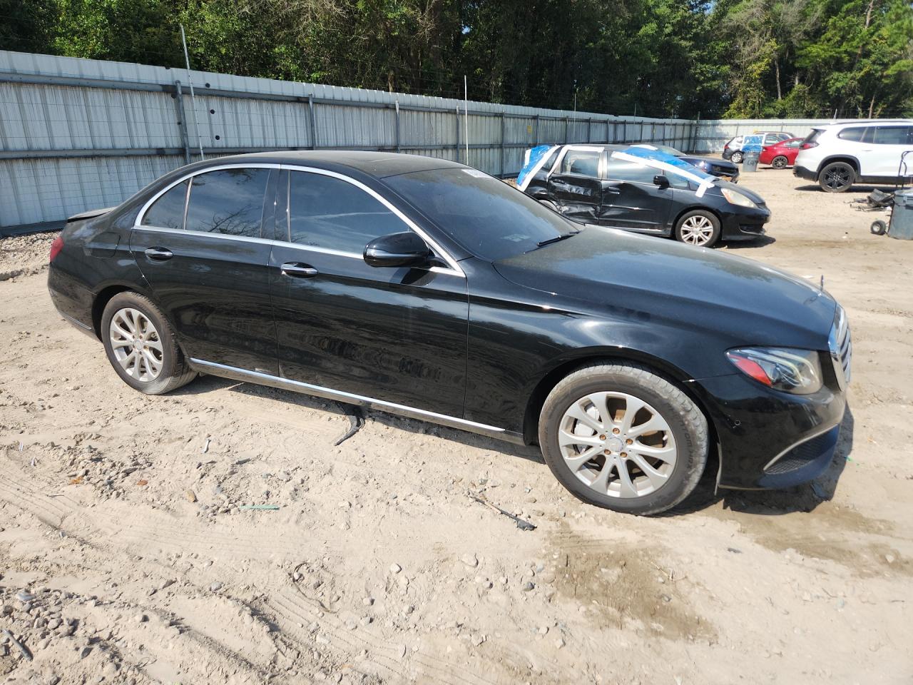 2017 Mercedes-Benz E 300 - zdjęcie 4