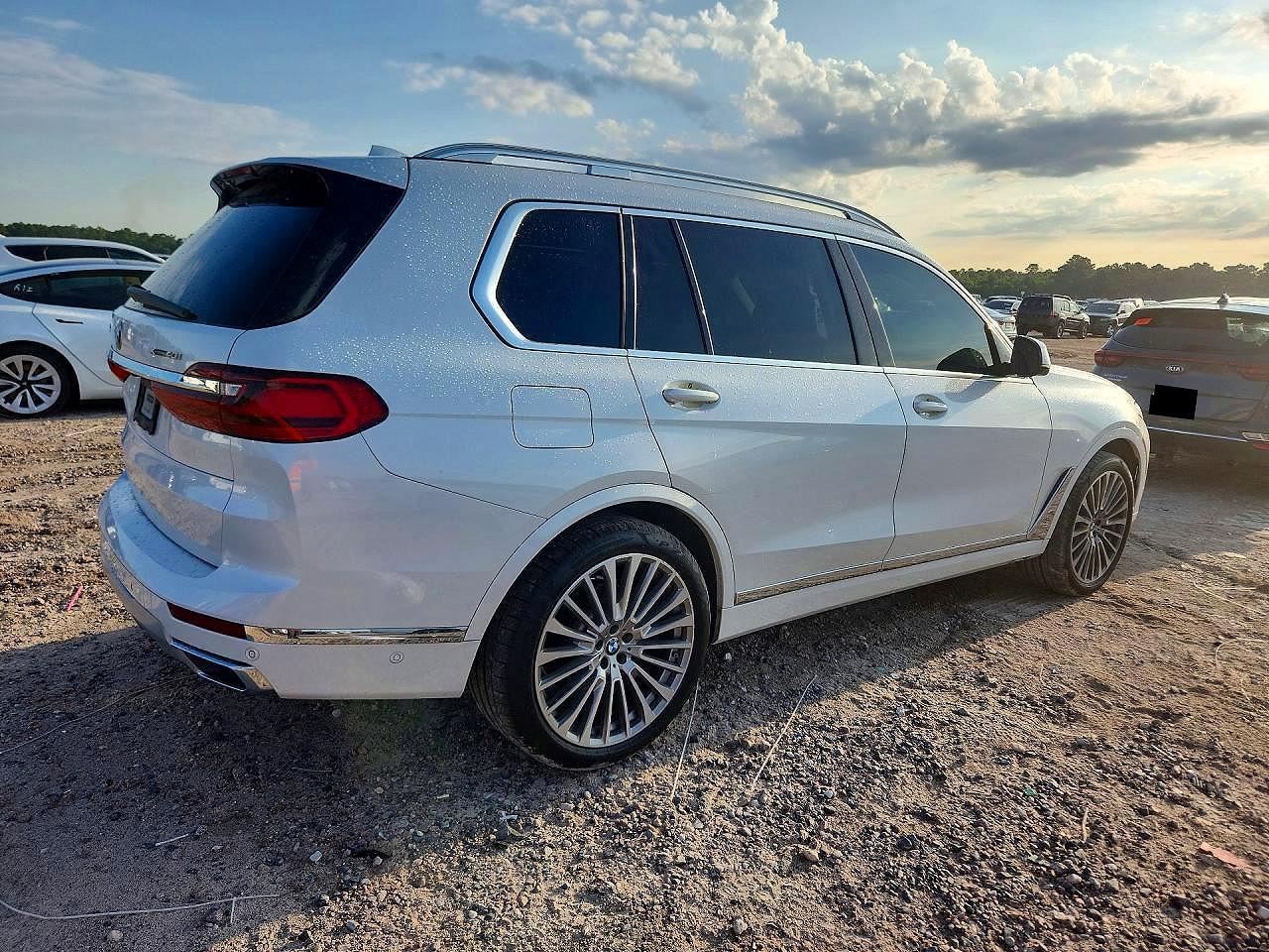 2021 BMW X7 xDrive40I - zdjęcie 3