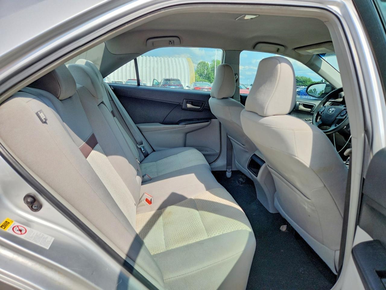 2013 Toyota Camry Le - zdjęcie 10
