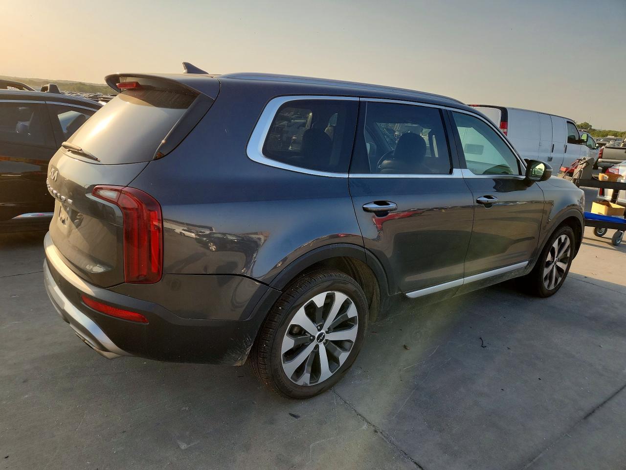 2022 Kia Telluride S - zdjęcie 3