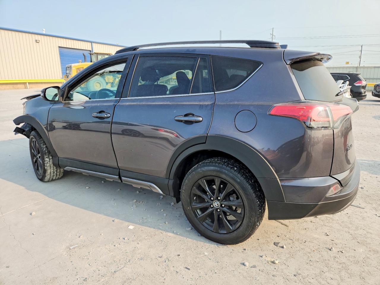 2018 Toyota Rav4 Adventure - zdjęcie 2