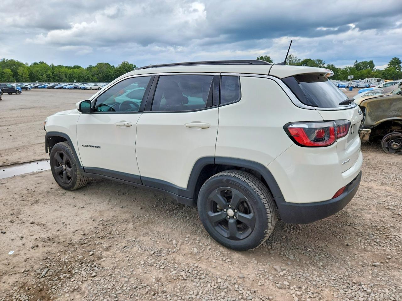 2018 Jeep Compass Latitude - zdjęcie 2