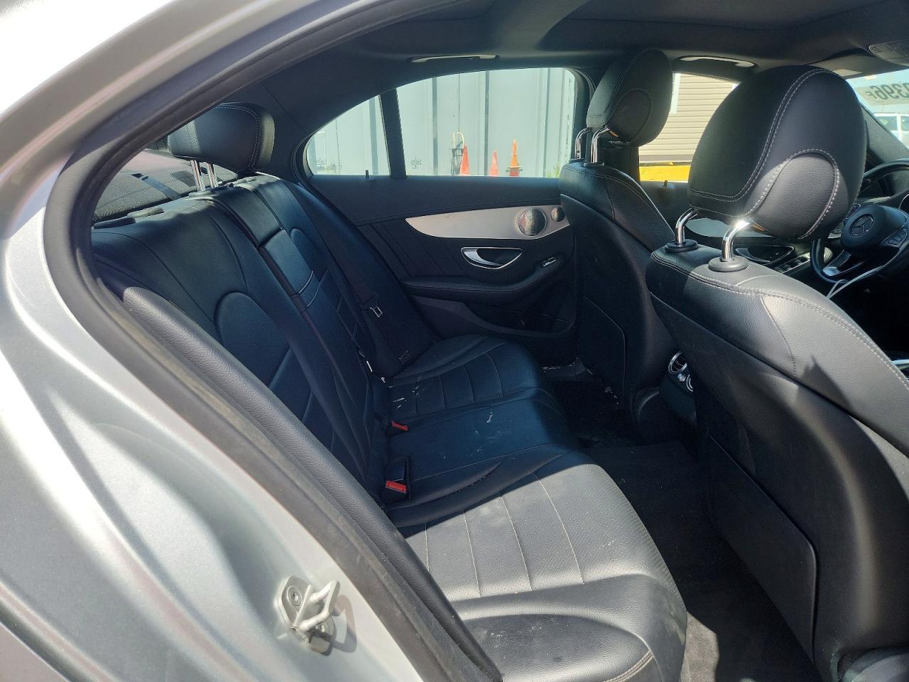2016 Mercedes-Benz C 300 4Matic - zdjęcie 10