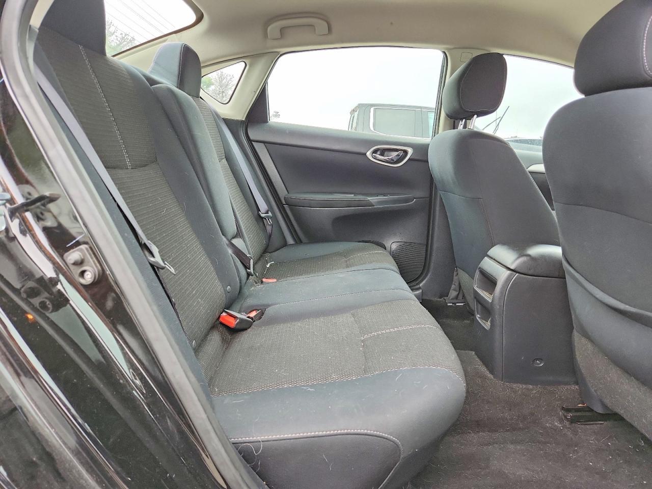 2015 Nissan Sentra S - zdjęcie 10