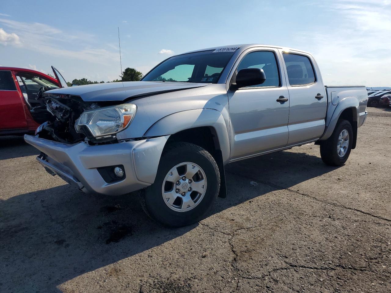 2015 Toyota Tacoma V6 - zdjęcie główne