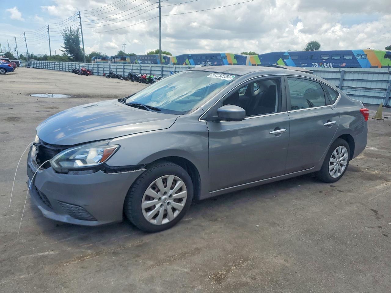 2016 Nissan Sentra S - zdjęcie główne