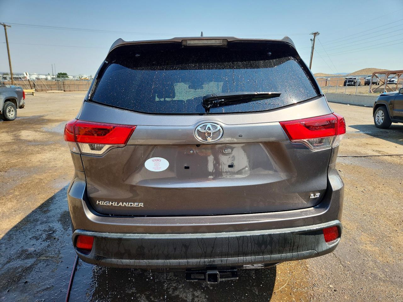 2017 Toyota Highlander Le Plus - zdjęcie 6