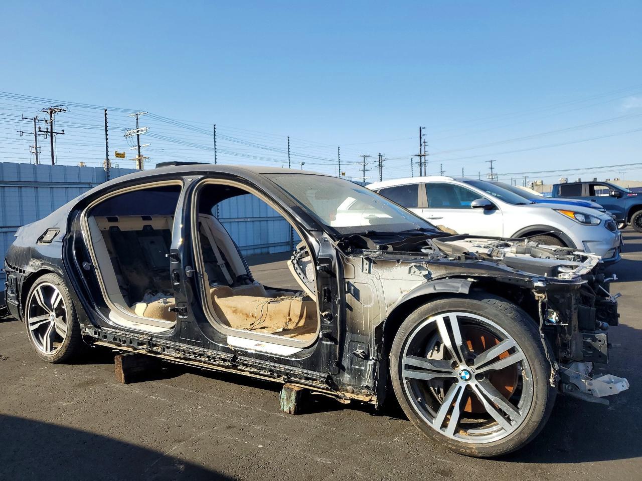 2019 BMW 750 I - zdjęcie 4