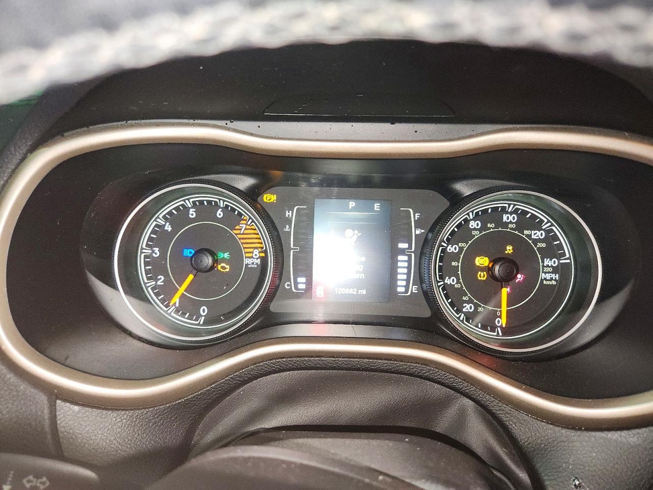 2016 Jeep Cherokee Latitude - zdjęcie 9