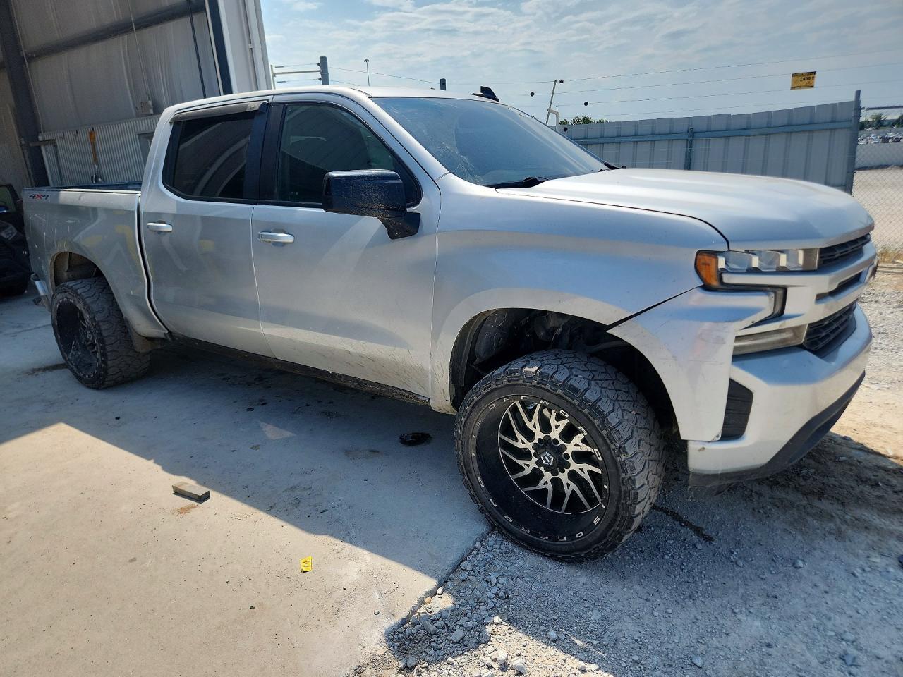2019 Chevrolet Silverado K1500 Rst - zdjęcie 4