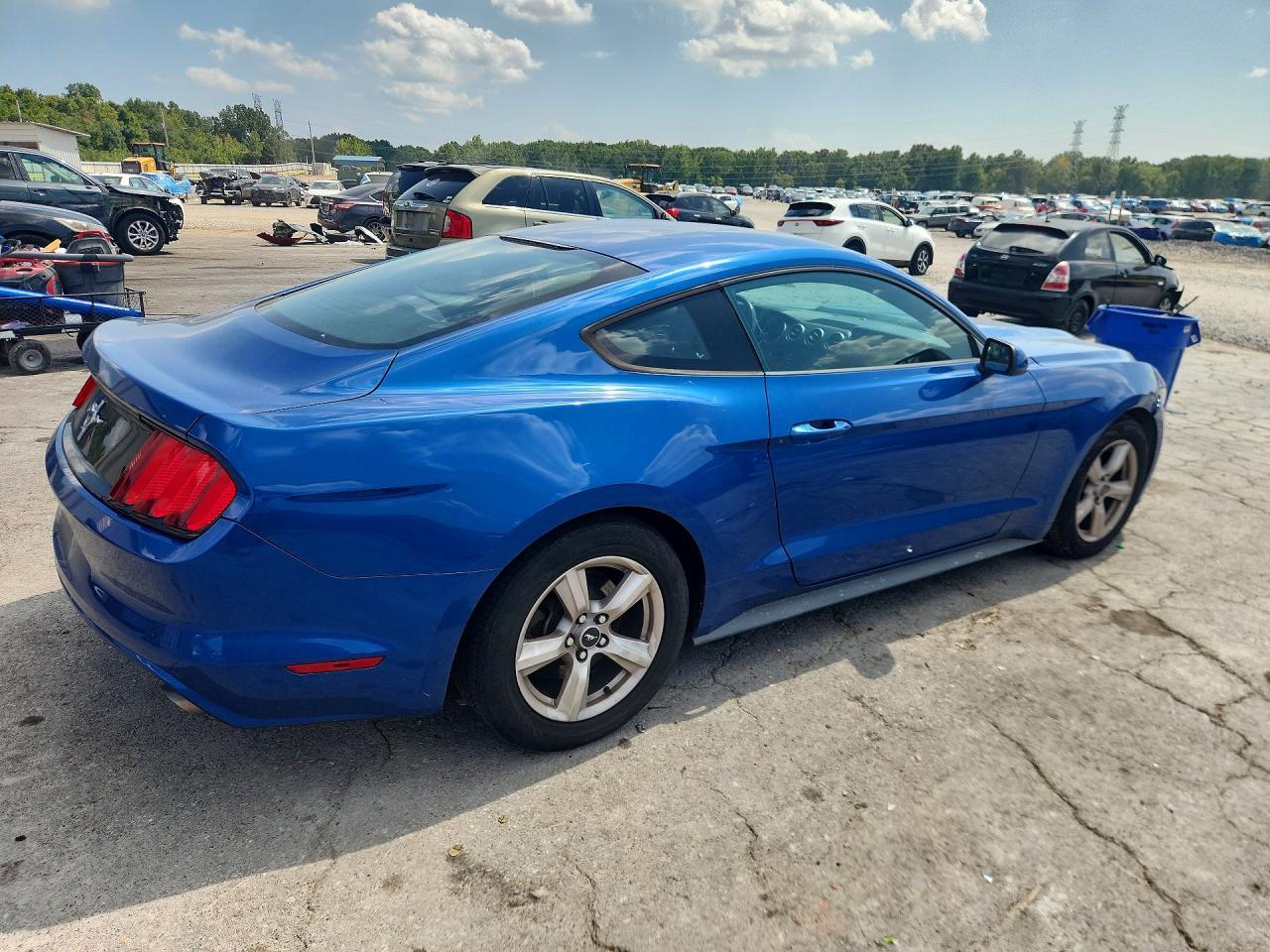 2017 Ford Mustang - zdjęcie 3