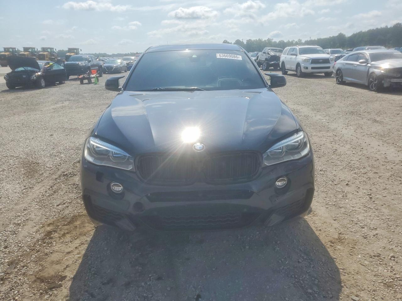 2016 BMW X6 xDrive50I - zdjęcie 5