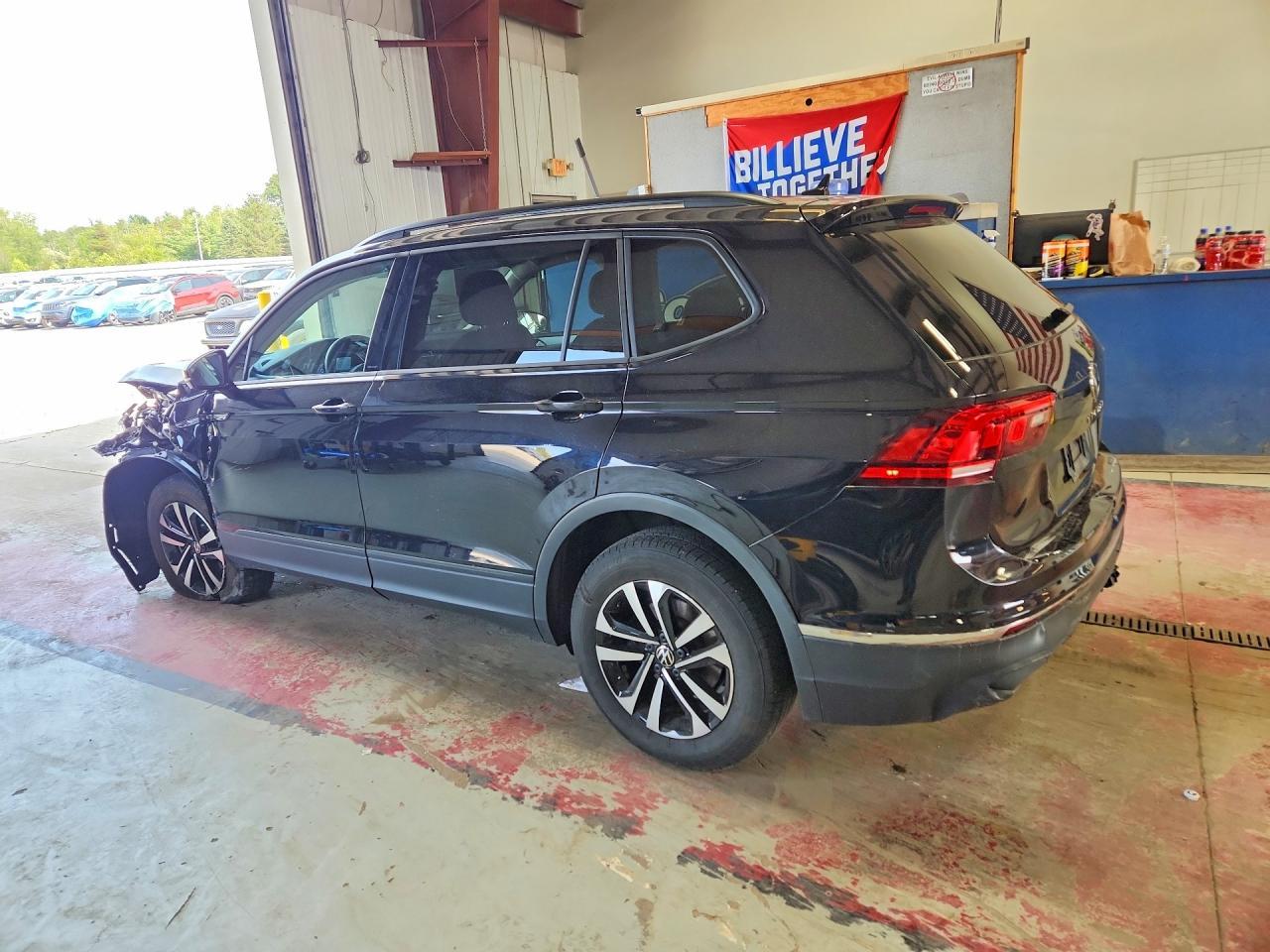 2023 Volkswagen Tiguan S - zdjęcie 2