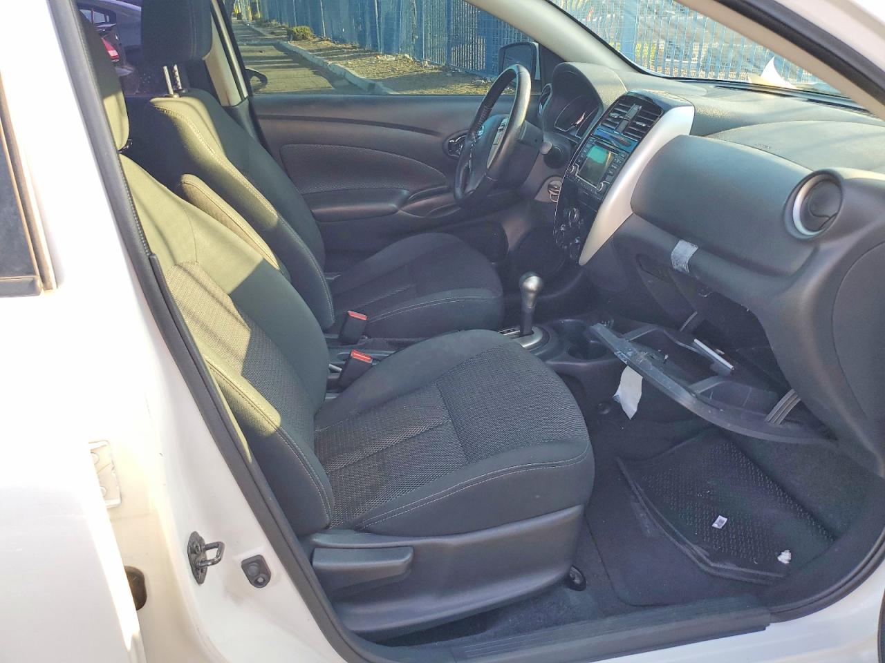 2017 Nissan Versa 1.6 S - zdjęcie 13