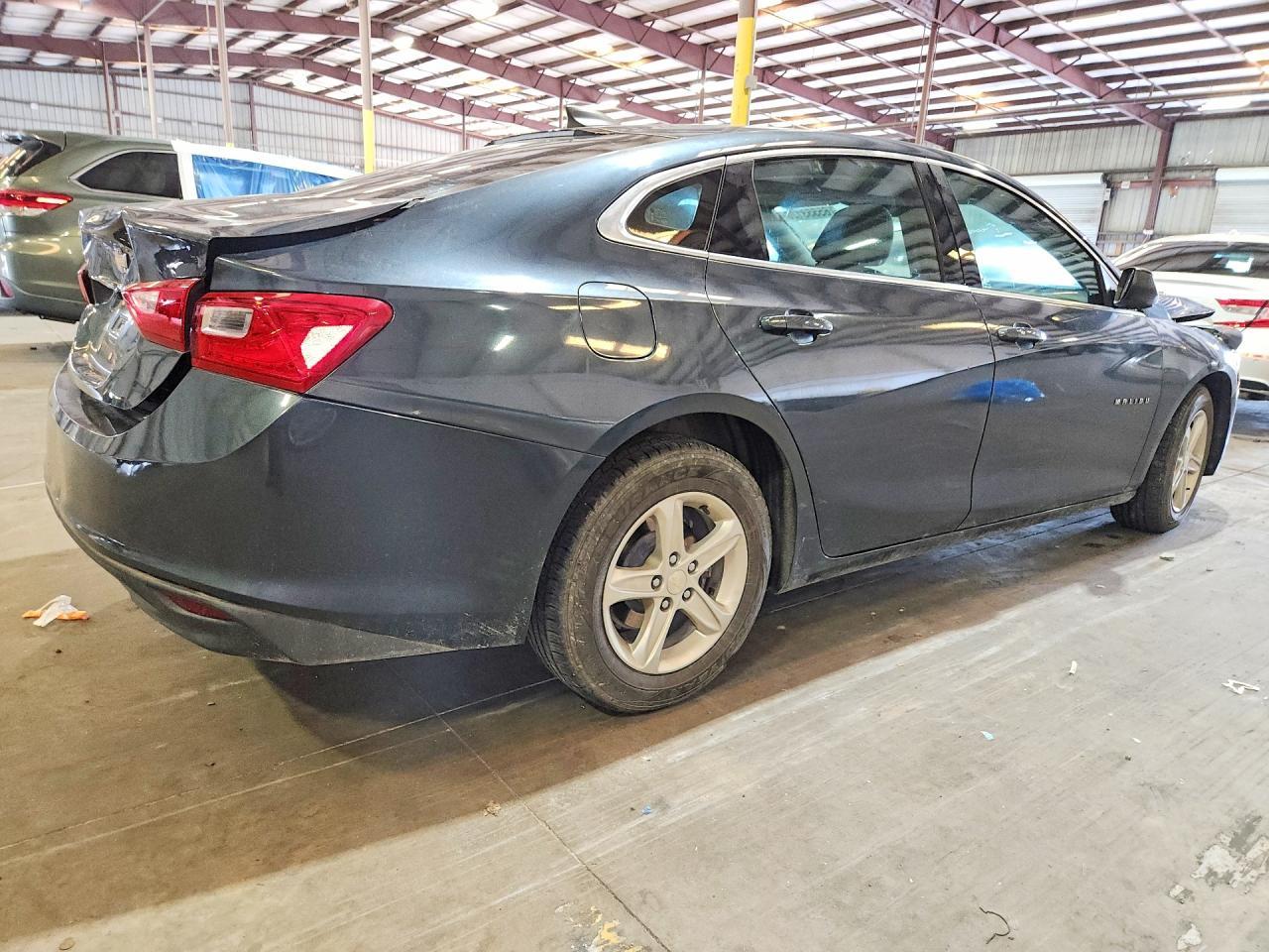 2020 Chevrolet Malibu Ls - zdjęcie 3