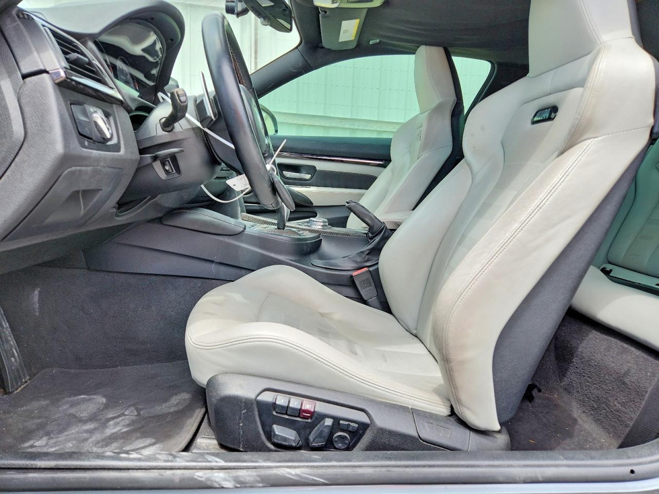 2015 BMW M4 - zdjęcie 7