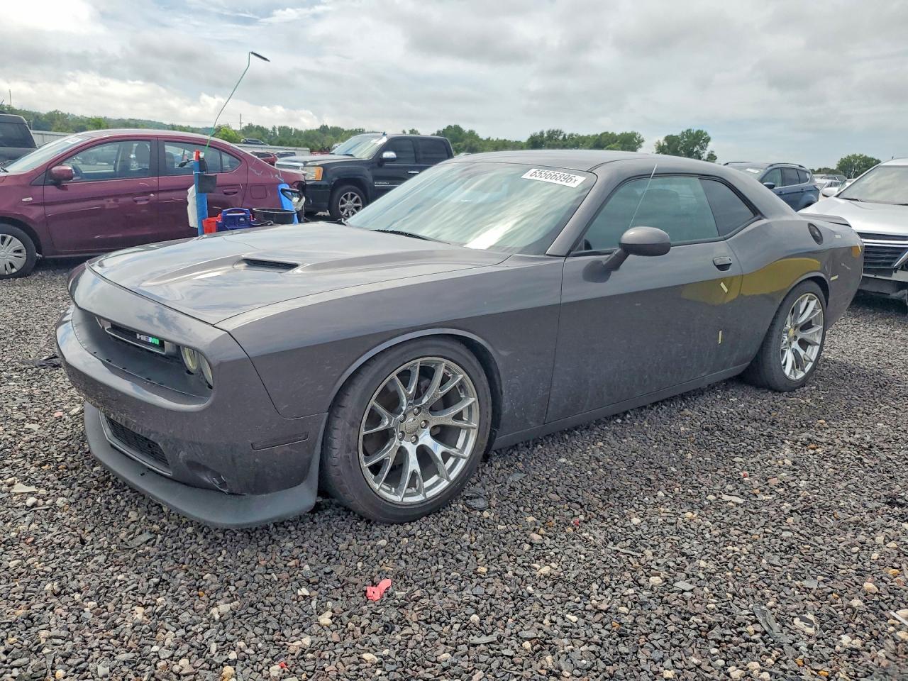 2016 Dodge Challenger R/T - zdjęcie główne