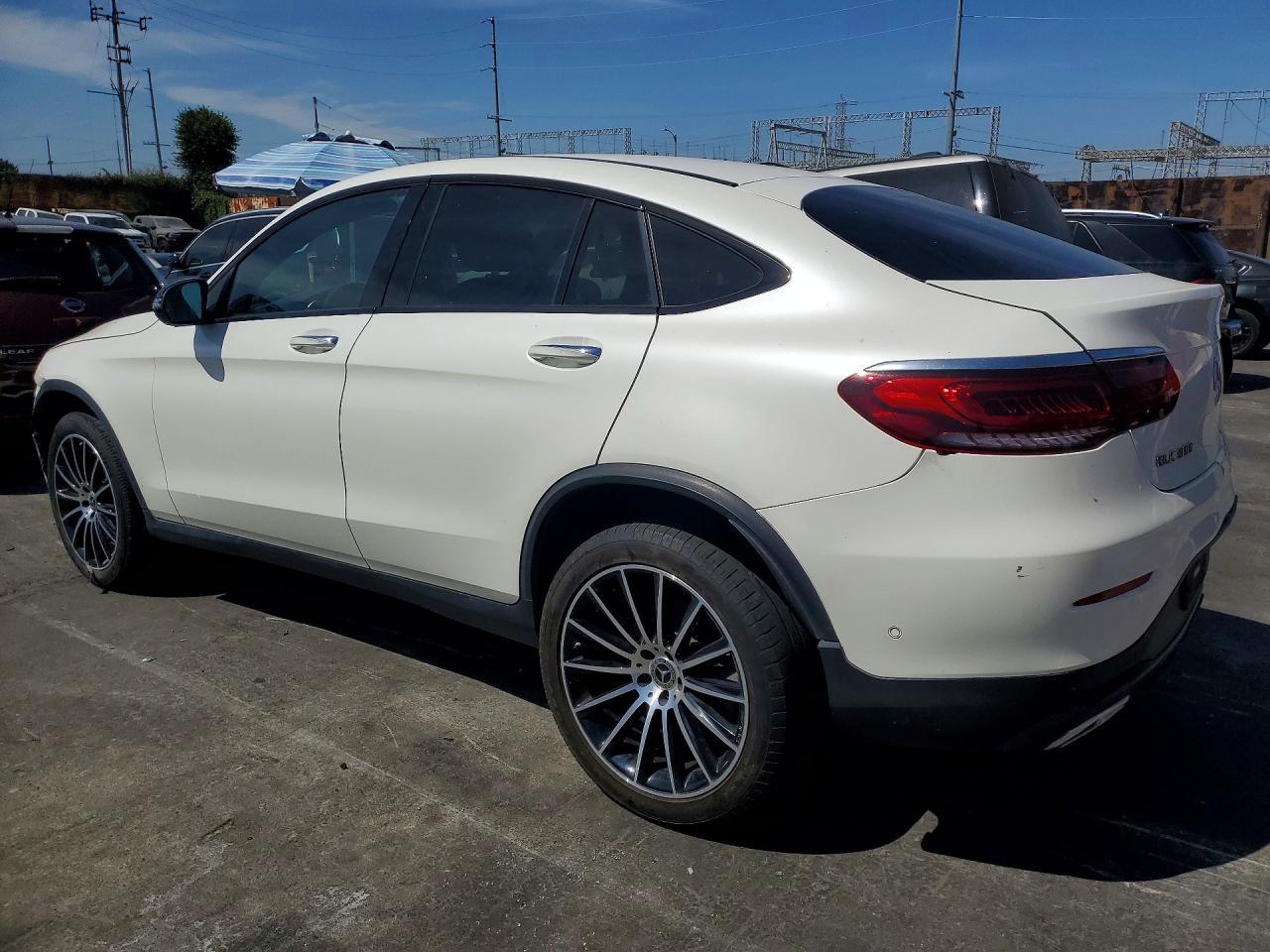2021 Mercedes-Benz Glc Coupe 300 4Matic - zdjęcie 2