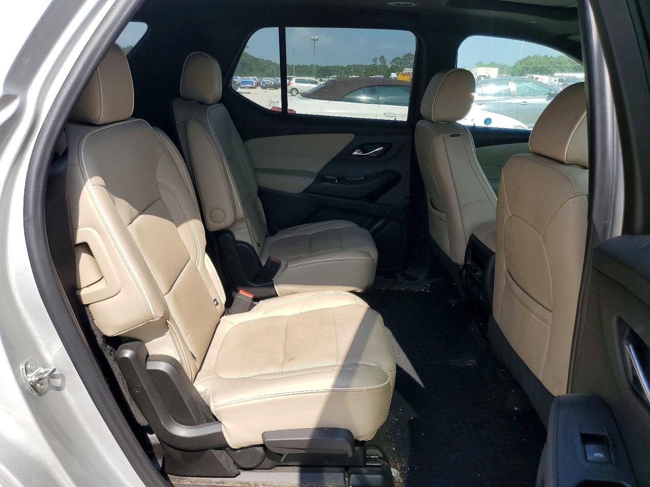2022 Chevrolet Traverse Premier - zdjęcie 11