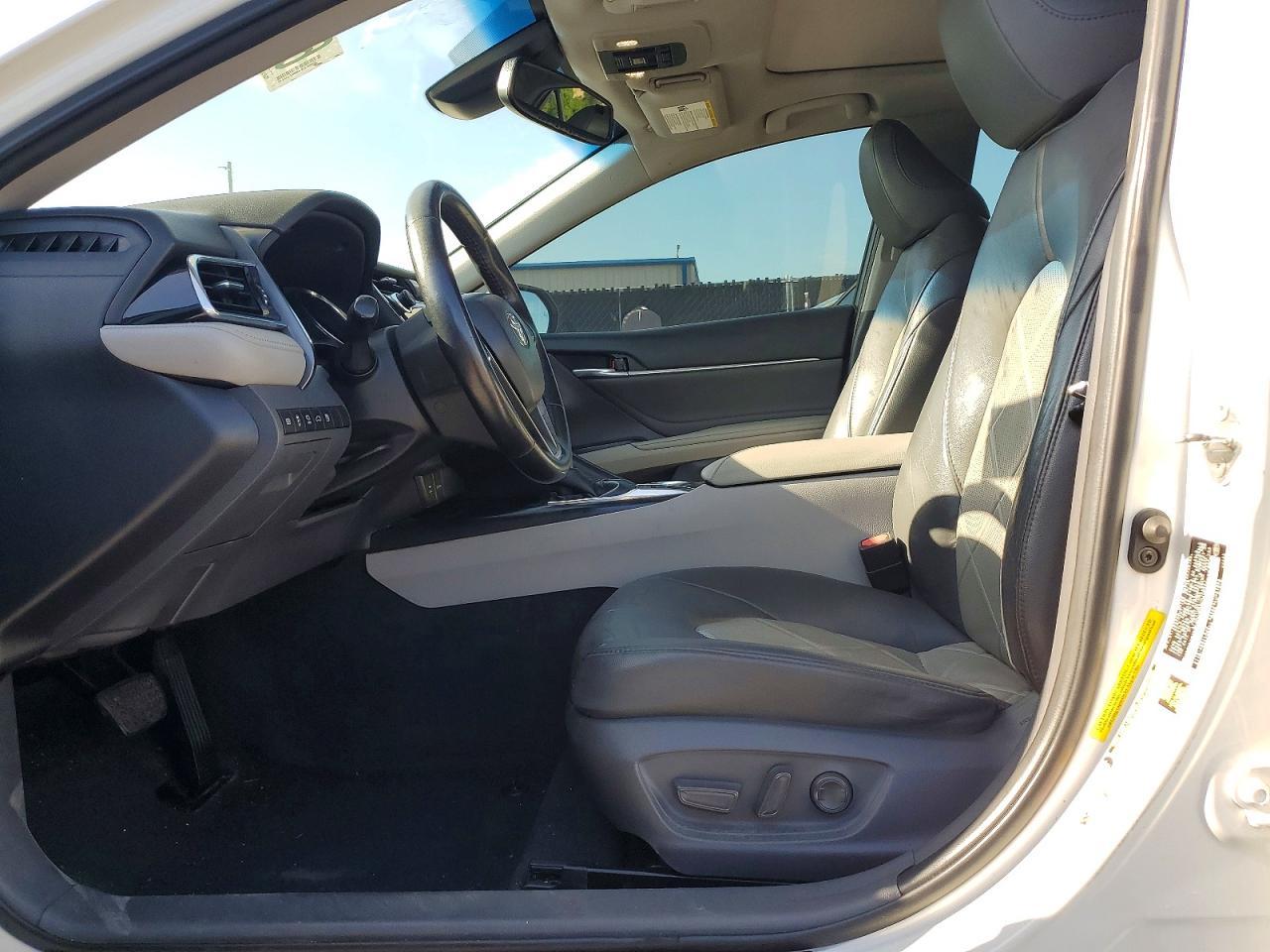 2018 Toyota Camry Xle - zdjęcie 7