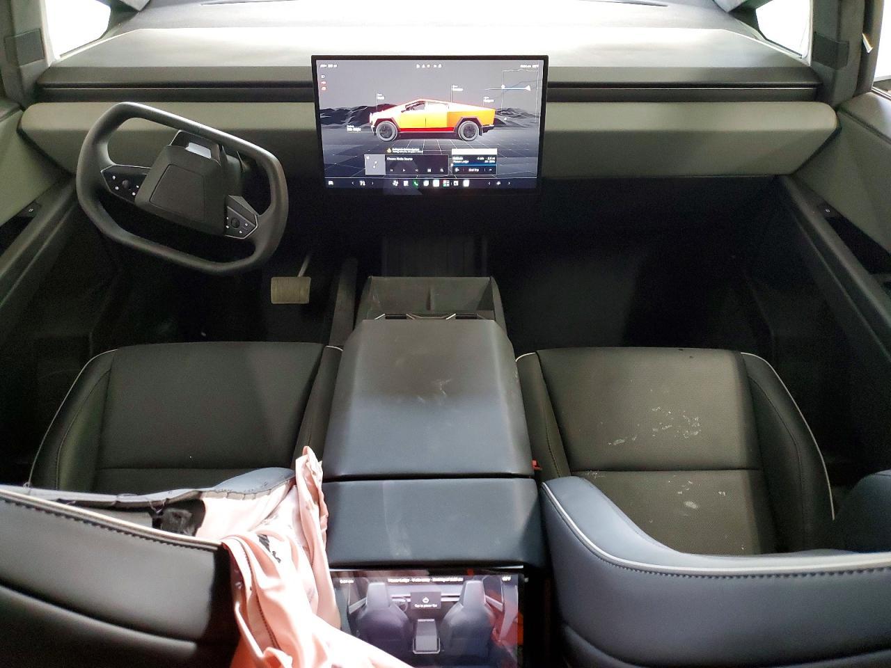 2026 Tesla Cybertruck - zdjęcie 8