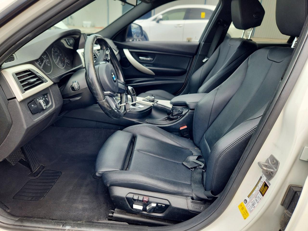2016 BMW 320 I - zdjęcie 7