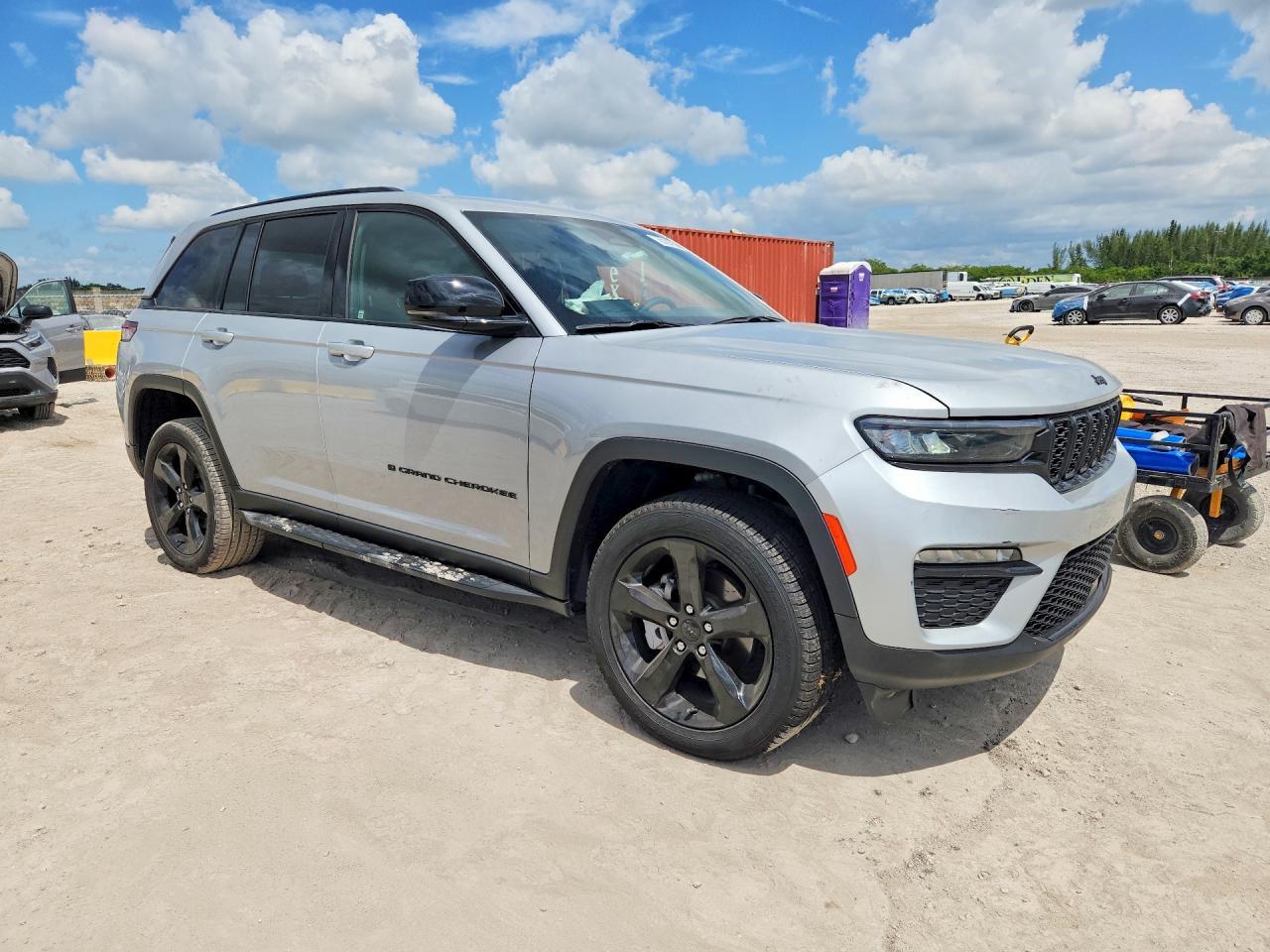 2025 Jeep Grand Cherokee Limited - zdjęcie 4