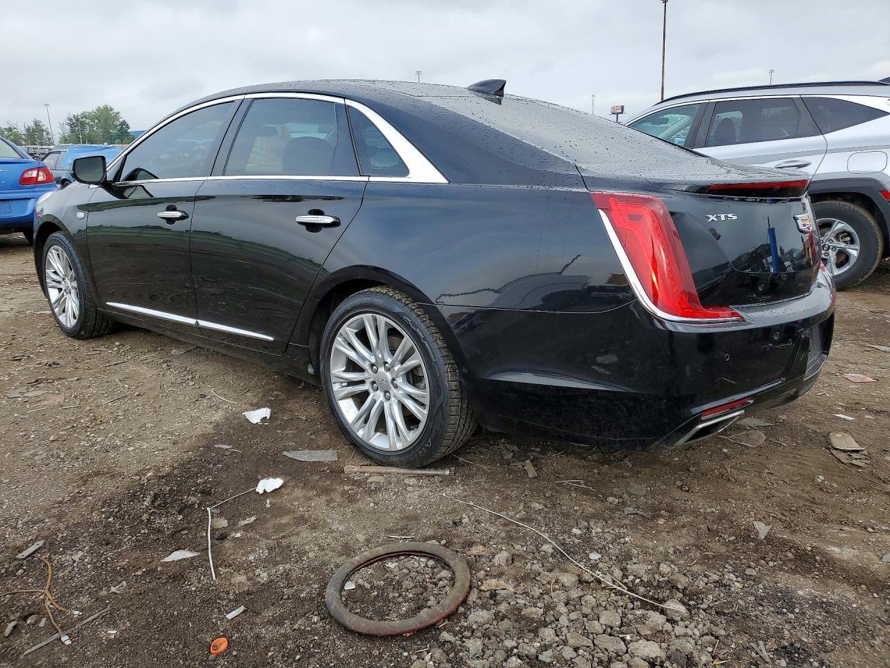 2019 Cadillac Xts Luxury - zdjęcie 2